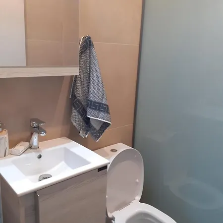 Apartment Lakis House